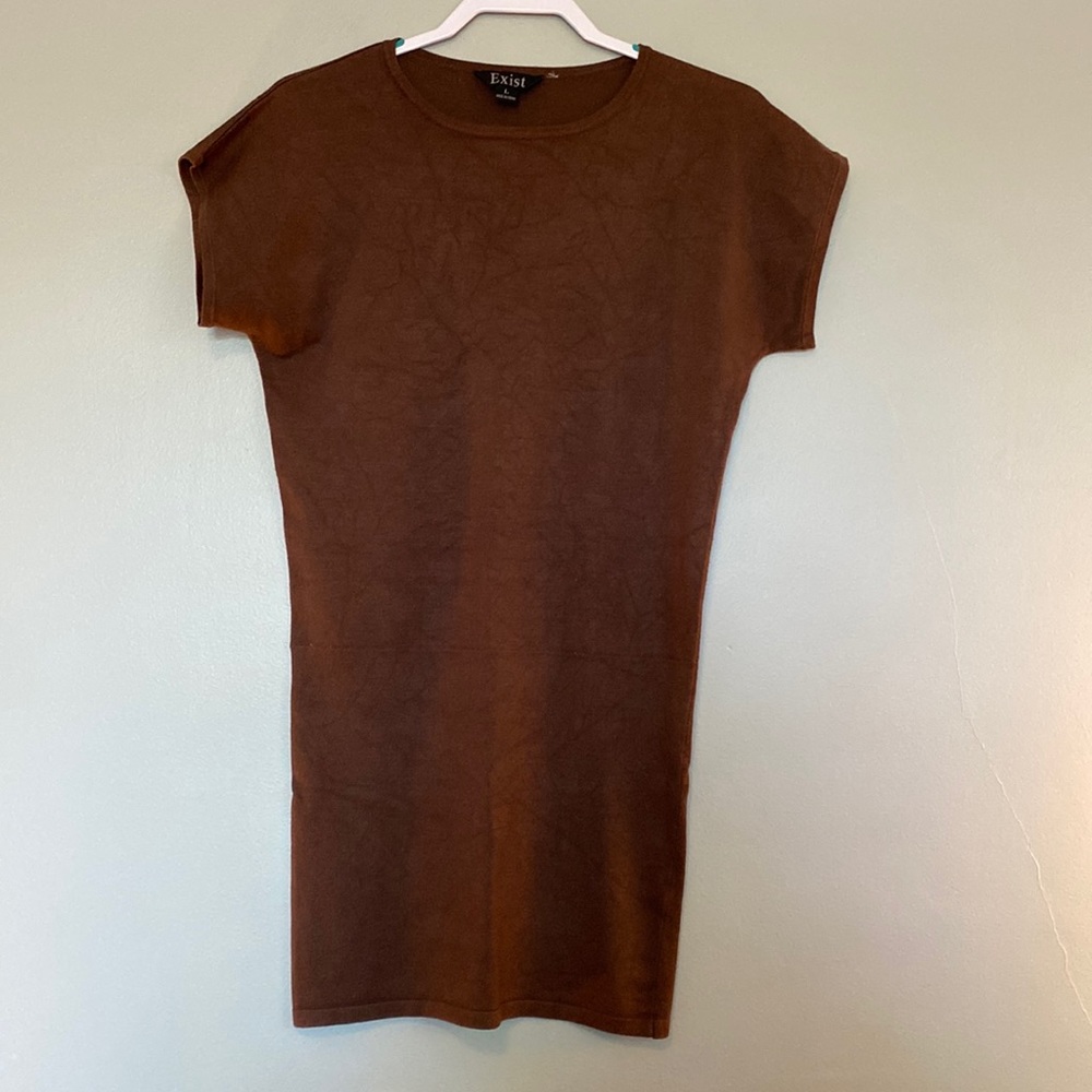 Form fitting brown knit tunic/top
